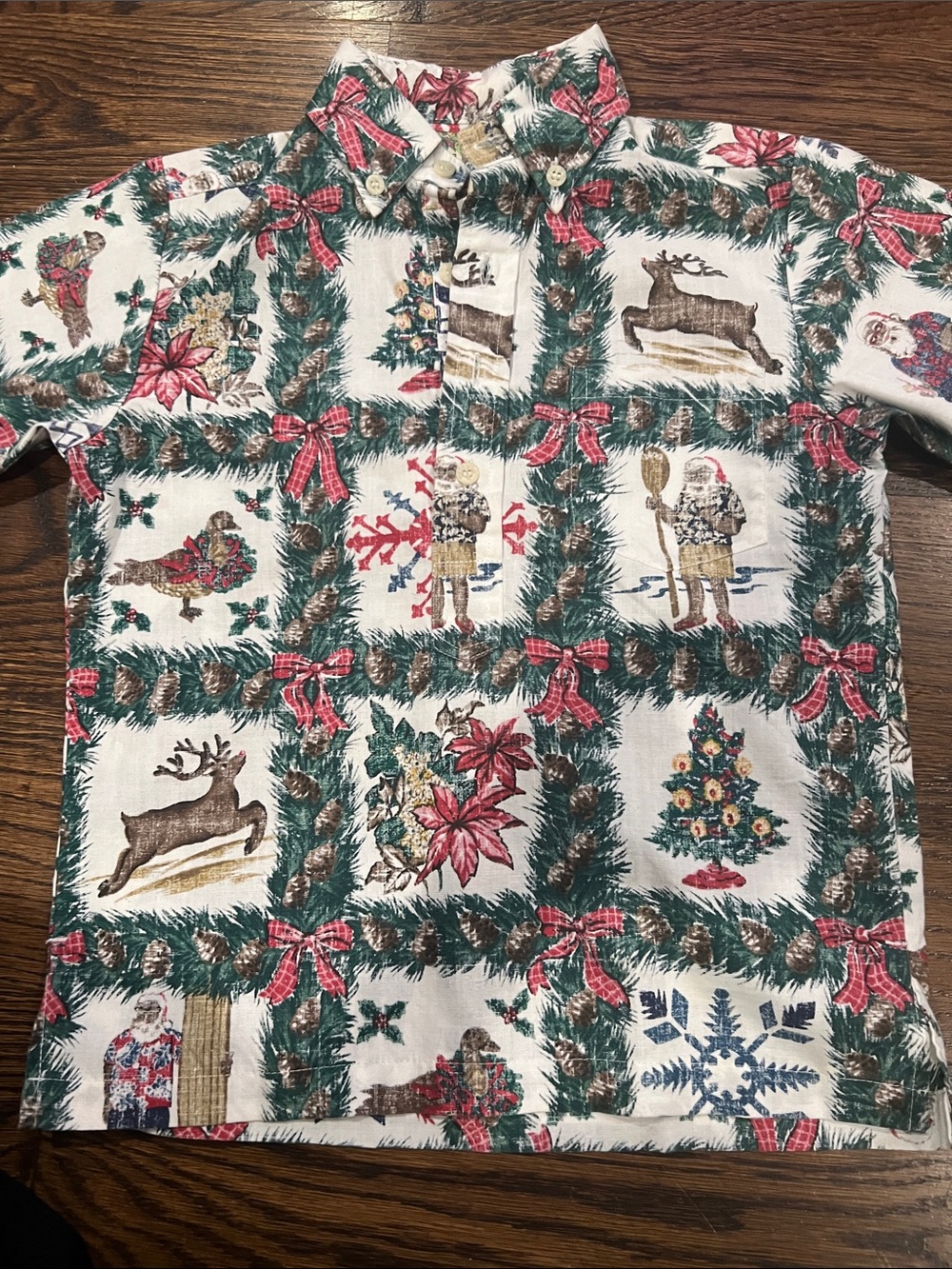 reyn spooner White Button-Up Shirt with Red & Green Holiday Print